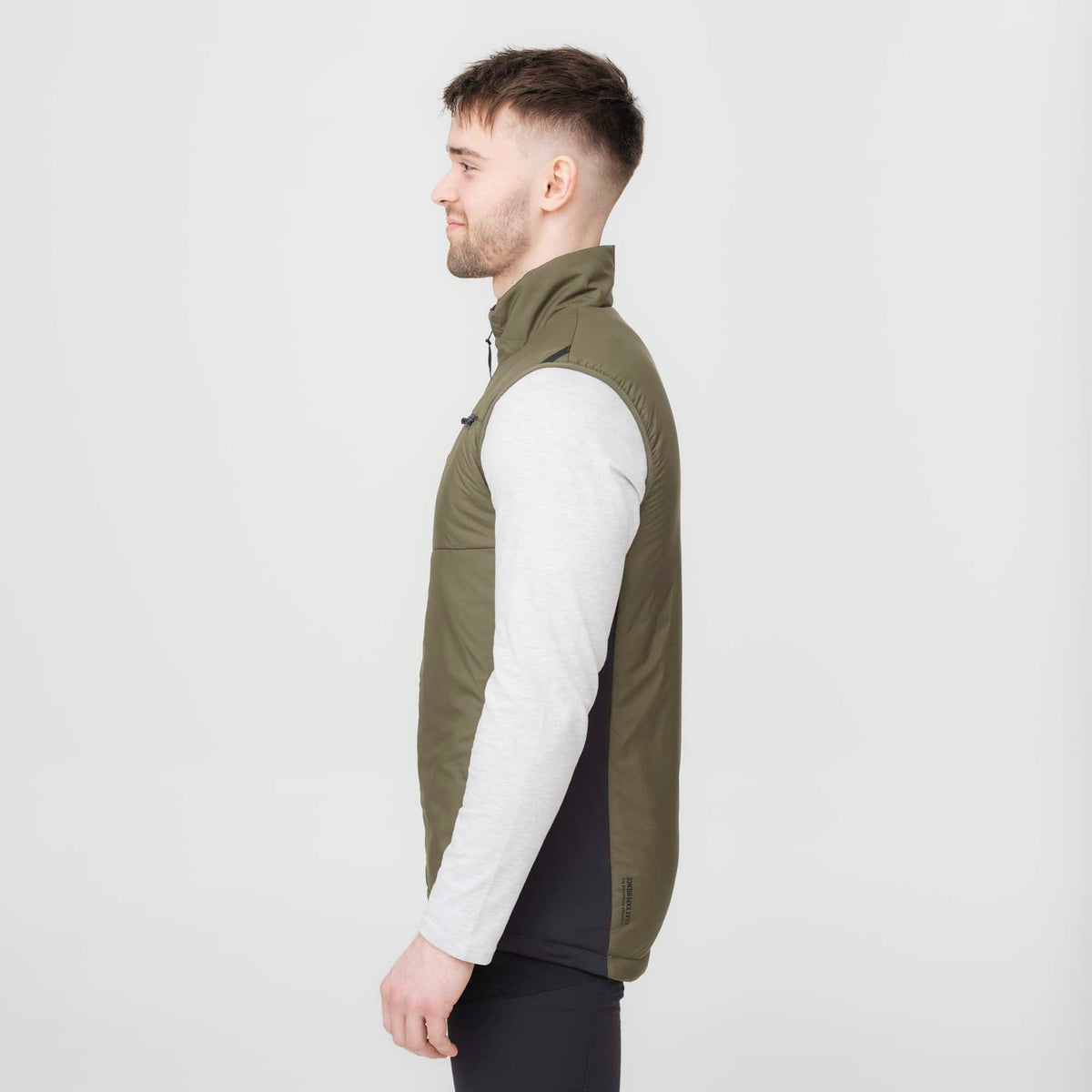 FW23 Hunt Vest Mens-Model (3)