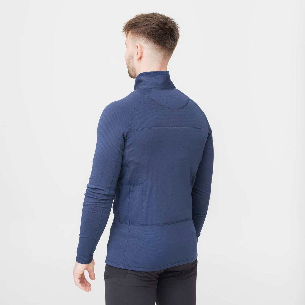 Grid Fleece Mens-Model (4)