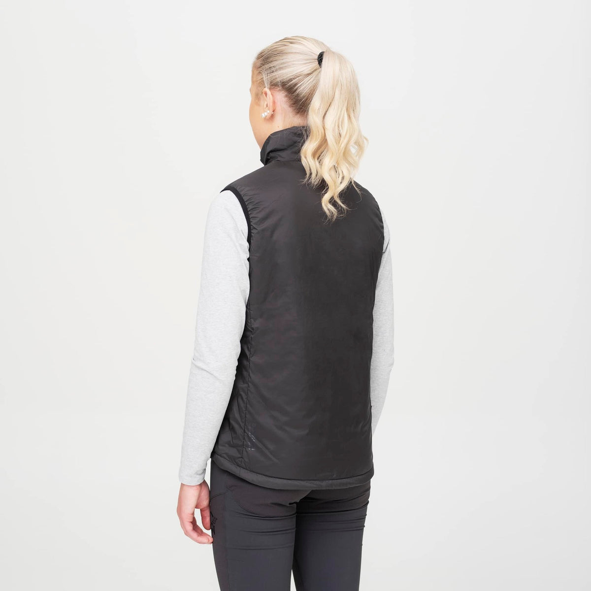 Outdoor Vest Womens-Model (3)