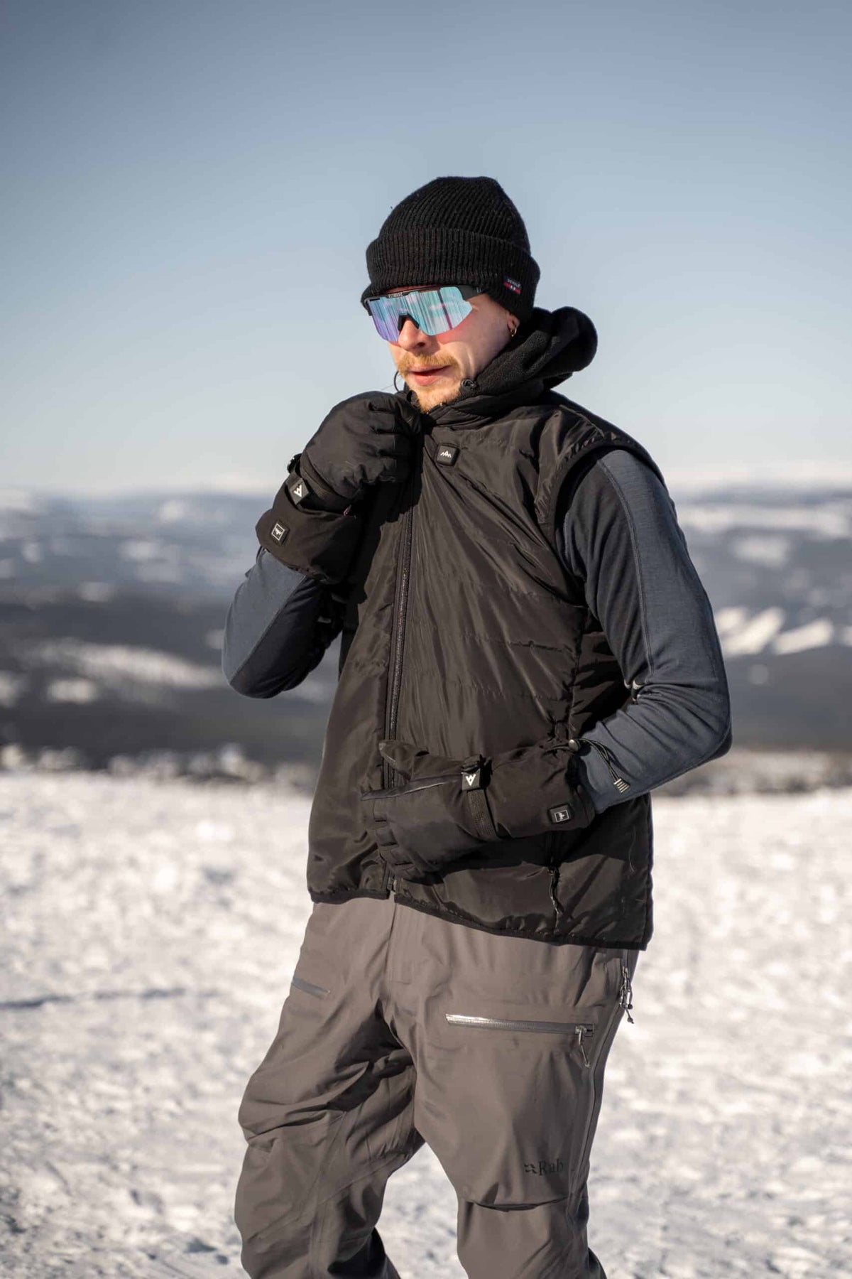 FW23 Everyday Vest Mens-Black-2
