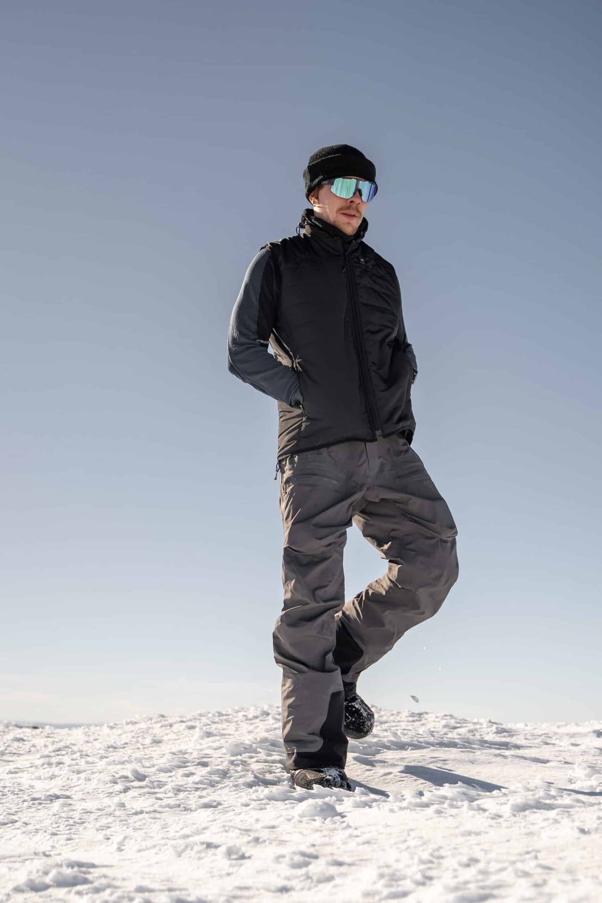 FW23 Everyday Vest Mens-Black-4